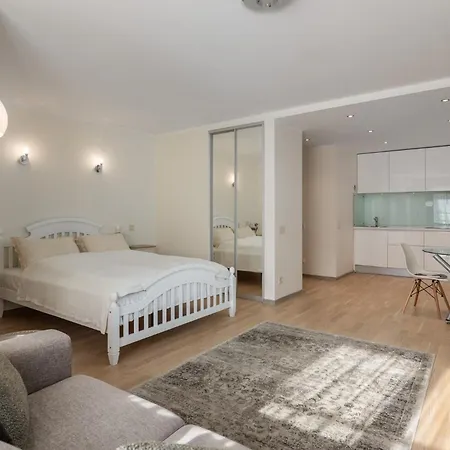 Apartment G22 *